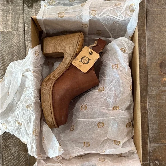 BORN Calypso Brown Leather Slingback Clogs Heels NIB Size 7 - Picture 12 of 12